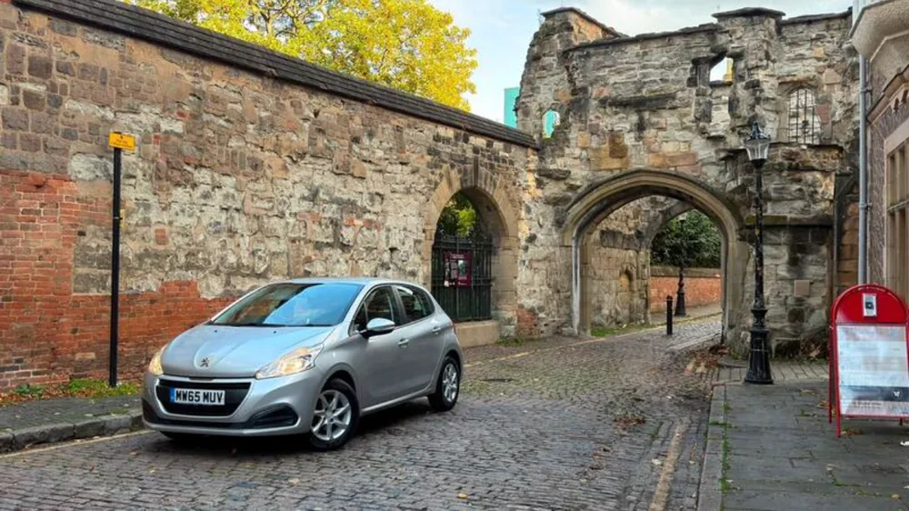 Silver 2015 Peugeot 208